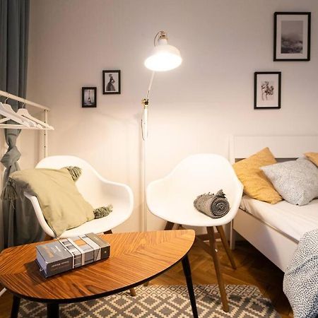 Апартаменты Mini Studio In Masaryk Quarter - Брно Экстерьер фото